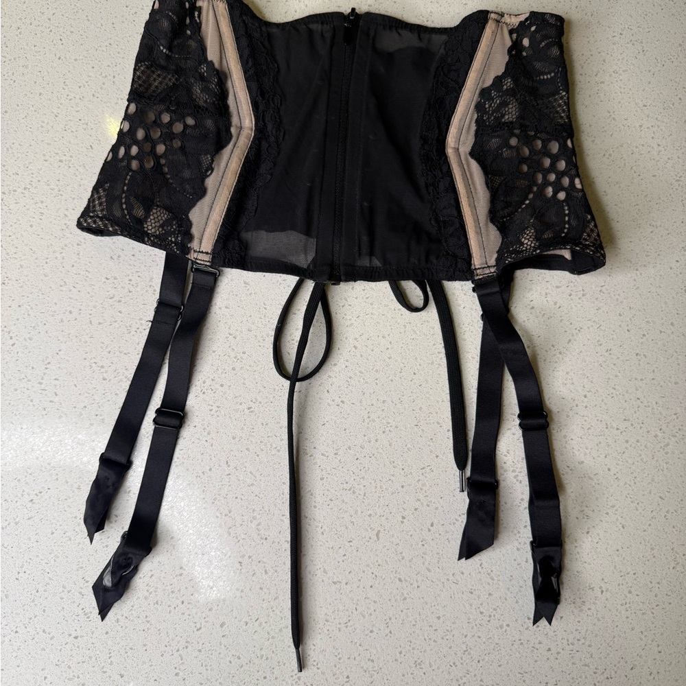 Victoria's Secret Black and Tan Lace Bustier